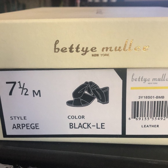 Bettye Muller 7.5 never worn open toed leather mule with silk tie with 3” heel - Picture 8 of 8